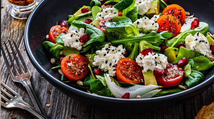 Tomato And Pomegranate Salad