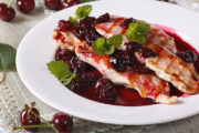 Grilled chicken with cherry sauce