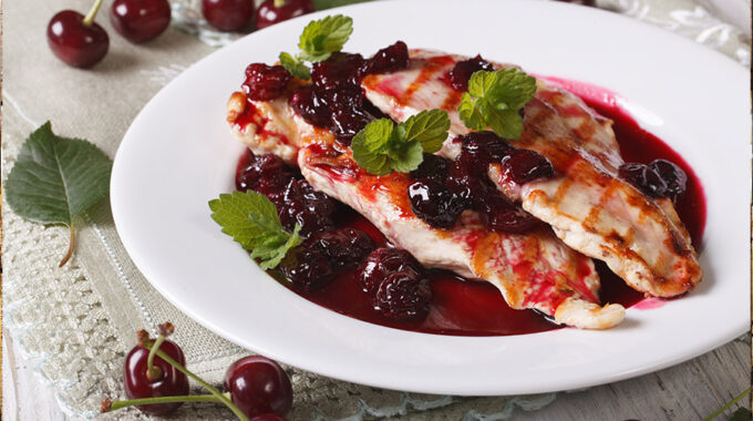 Grilled chicken with cherry sauce